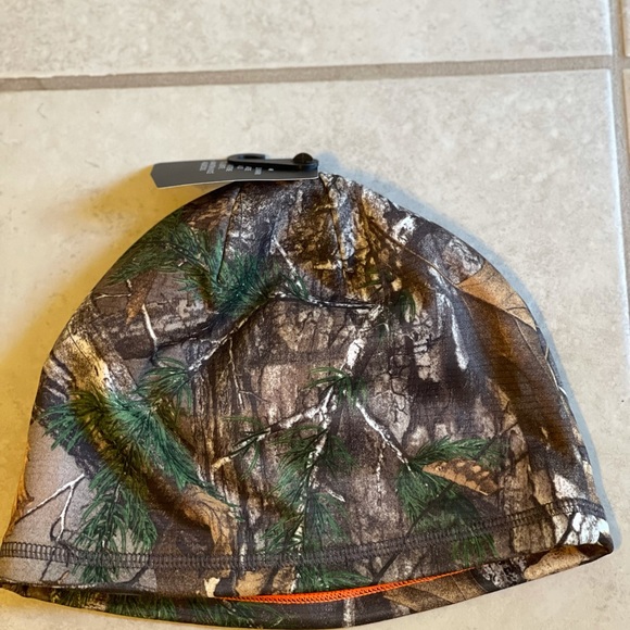 Under Armour realtree coldGear Reversible Beanie Forest Camo Oranges 1359840-946 - Picture 2 of 6
